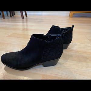 Macy’s Brand Boots, Black Suede Size 6